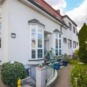 holiday-home-altenescher-weg-j.find-berlin-hotels.com/