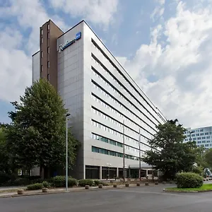 4* 酒店 Radisson Blu Conference Hotel,